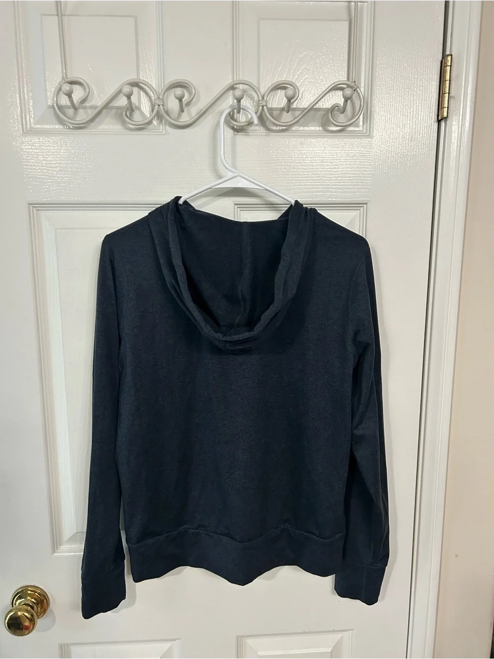 Vuori Women’s Navy Zip-Up Hoodie with White Drawstrings Size S